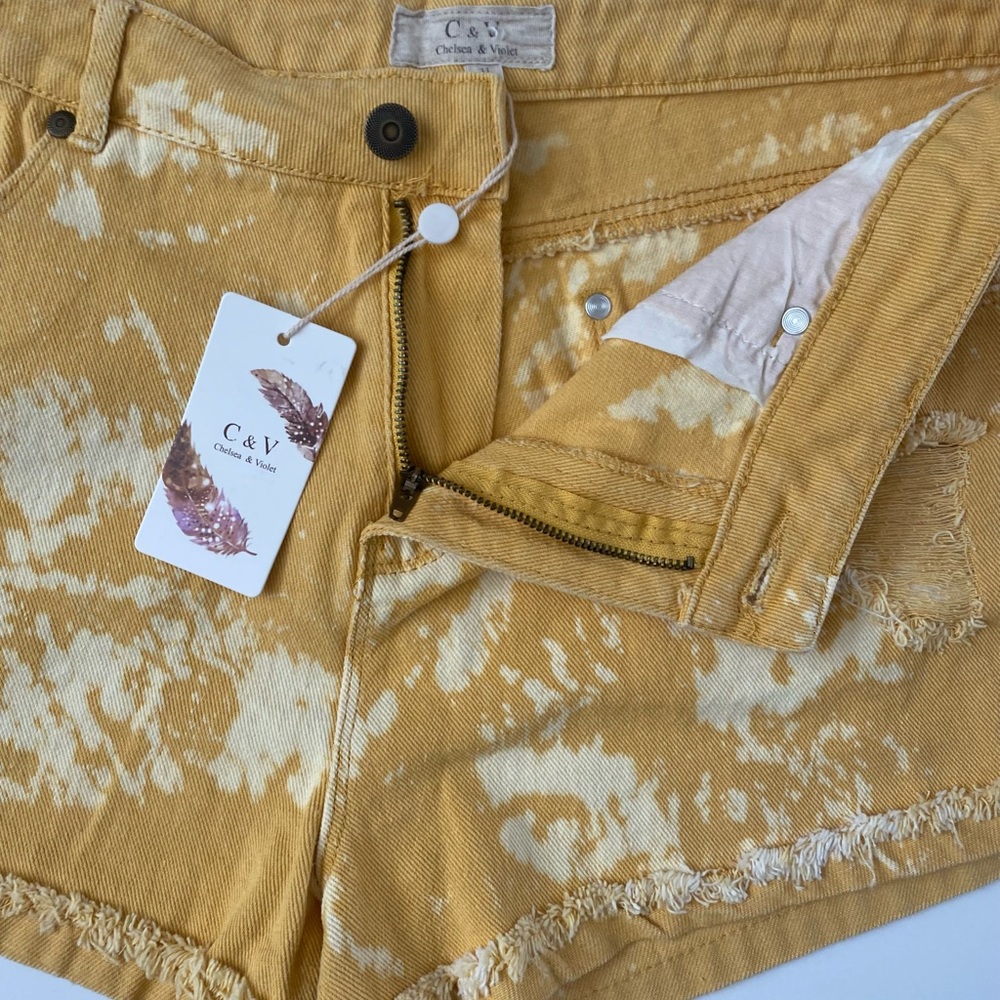 NWT Chelsea & Violet Tie Dye distressed washout jean shorts size 31 - Picture 6 of 12